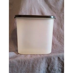 Tupperware Modular Mates Oval #3 Black lid 7 1/4 Cup Food Storage Container 2320